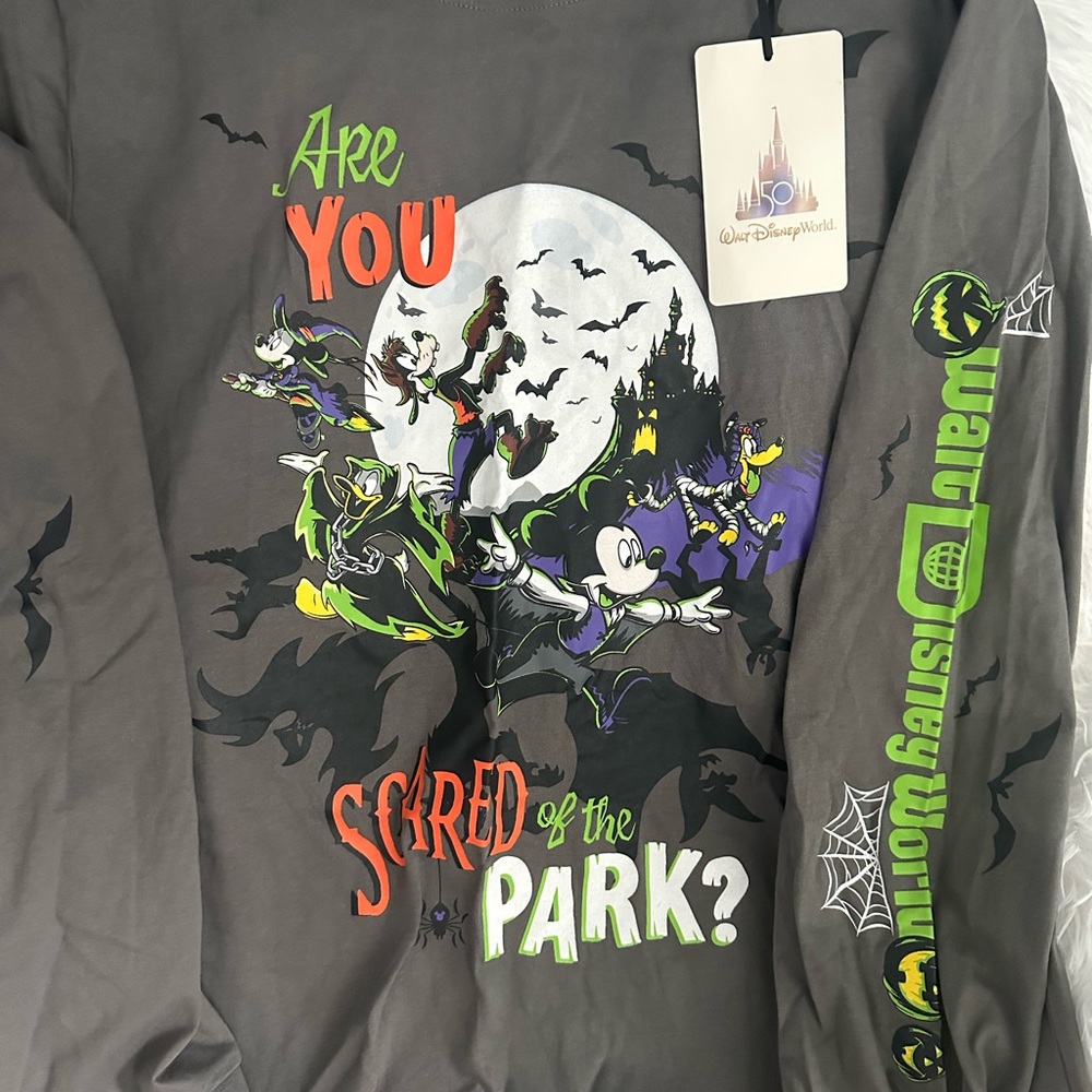 - Walt Disney World Parks 50th Anniversary Mickey & Friends Halloween LS S…